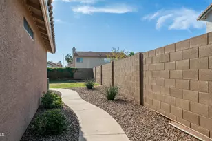 1077 E Loma Vista St, Gilbert, AZ 85295 - Photo 24