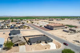 8442 W Raven Dr, Arizona City, AZ 85123 - Photo 32