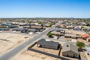 8442 W Raven Dr, Arizona City, AZ 85123 - Photo 36