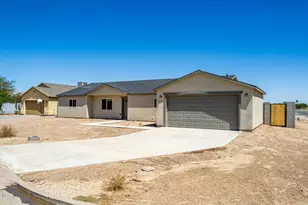 8442 W Raven Dr, Arizona City, AZ 85123 - Photo 2