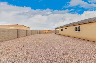 8442 W Raven Dr, Arizona City, AZ 85123 - Photo 28