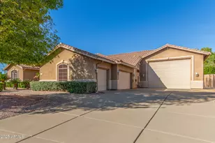5452 W West Wind Dr, Glendale, AZ 85310 - Photo 4
