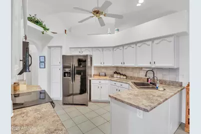 18764 N 89th Lane N, Peoria, AZ 85382 - Photo 8