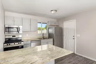 334 E Holmes Ave, Mesa, AZ 85210 - Photo 8