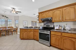 2064 W Dobbins Rd, Phoenix, AZ 85041 - Photo 6