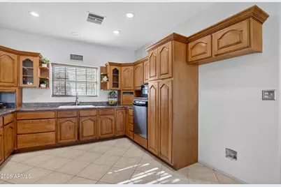 2064 W Dobbins Road, Phoenix, AZ 85041 - Photo 8