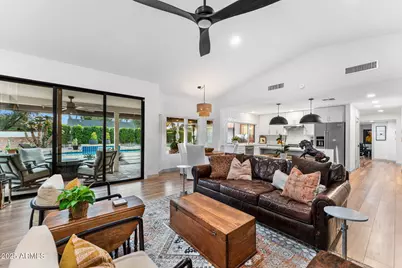 8113 E Morgan Trail, Scottsdale, AZ 85258 - Photo 4