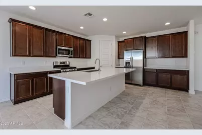 25128 N 171st Avenue, Surprise, AZ 85387 - Photo 2