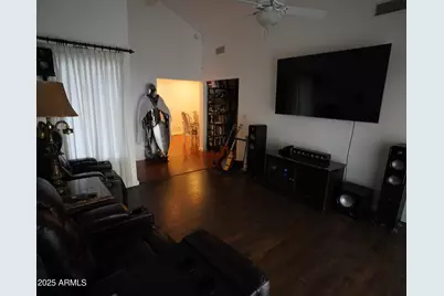 9235 N 51st Lane, Glendale, AZ 85302 - Photo 2