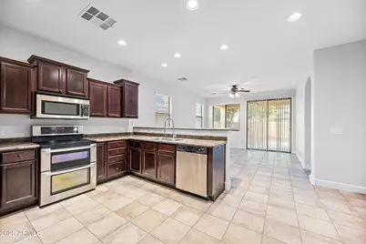 10805 W Woodland Avenue, Avondale, AZ 85323 - Photo 6