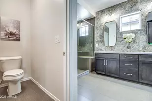 2353 W Gloria Ln, Phoenix, AZ 85085 - Photo 34