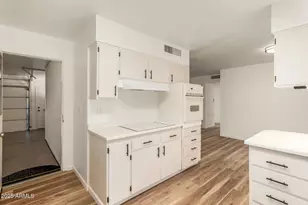 10722 W Kelso Dr, Sun City, AZ 85351 - Photo 14