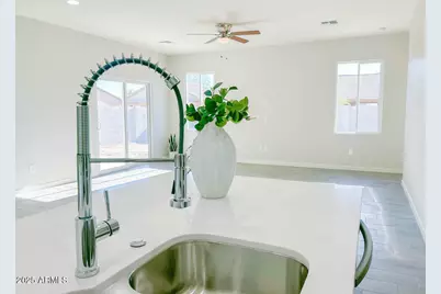 9125 W Reventon Drive, Arizona City, AZ 85123 - Photo 10