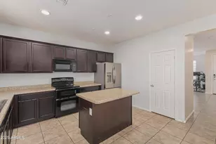 11428 N 89th Ave, Peoria, AZ 85345 - Photo 10