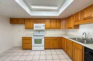 13607 N 24th Ln, Phoenix, AZ 85029 - Photo 8