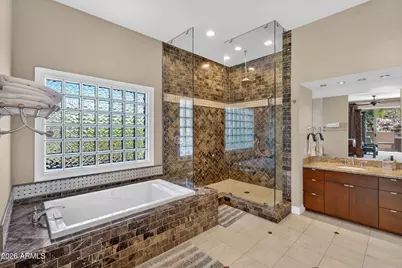 1044 W Indian Hills Place, Phoenix, AZ 85023 - Photo 20