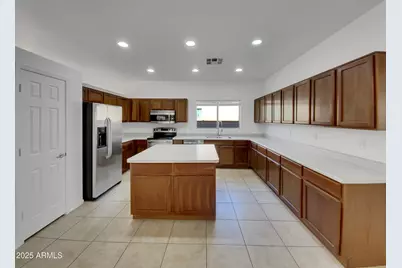 230 W Pacific Drive, Casa Grande, AZ 85122 - Photo 2