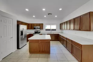 230 W Pacific Dr, Casa Grande, AZ 85122 - Photo 2