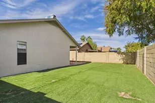 11807 N 76th Ave, Peoria, AZ 85345 - Photo 16