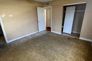 330 E Desert Dr, Phoenix, AZ 85042 - Photo 18