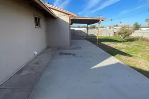 330 E Desert Dr, Phoenix, AZ 85042 - Photo 22