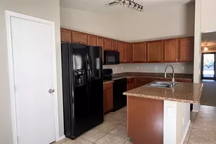 9847 W Lone Cactus Dr, Peoria, AZ 85382 - Photo 8