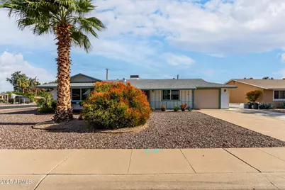 11247 N 109th Avenue, Sun City, AZ 85351 - Photo 2