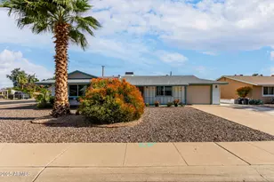 11247 N 109th Ave, Sun City, AZ 85351 - Photo 2