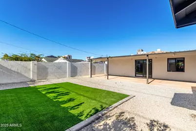 385 E Clarendon Avenue, Phoenix, AZ 85012 - Photo 28