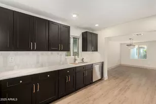 385 E Clarendon Ave, Phoenix, AZ 85012 - Photo 10