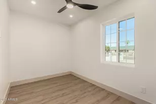 385 E Clarendon Ave, Phoenix, AZ 85012 - Photo 14