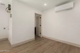 385 E Clarendon Ave, Phoenix, AZ 85012 - Photo 24