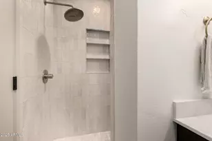 385 E Clarendon Ave, Phoenix, AZ 85012 - Photo 20