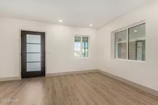 385 E Clarendon Ave, Phoenix, AZ 85012 - Photo 4