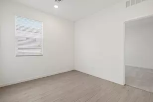 4143 W Erik Ln, San Tan Valley, AZ 85144 - Photo 8