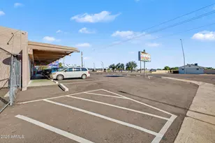 1704 N Country Club Dr, Mesa, AZ 85201 - Photo 1