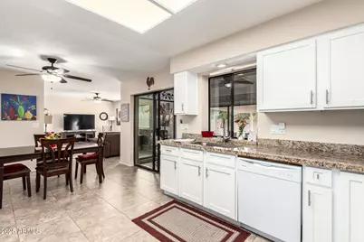 8265 E Lakeview Avenue, Mesa, AZ 85209 - Photo 14