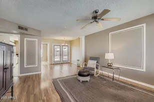 20025 N Willowcreek Cir, Sun City, AZ 85373 - Photo 4