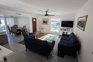 239 E Betty Elyse Ln, Phoenix, AZ 85022 - Photo 6