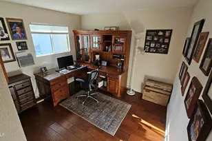 239 E Betty Elyse Ln, Phoenix, AZ 85022 - Photo 14