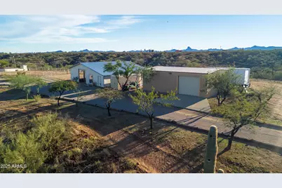 18330 W Moonlight Mesa Road, Wickenburg, AZ 85390 - Photo 2