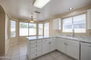10622 W Mohawk Ln, Peoria, AZ 85382 - Photo 2