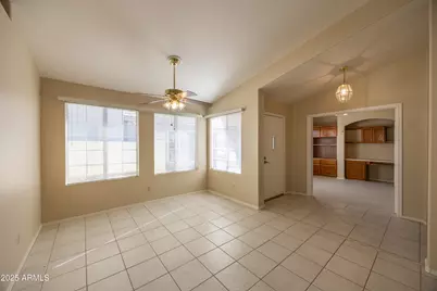 10622 W Mohawk Lane, Peoria, AZ 85382 - Photo 8