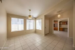 10622 W Mohawk Ln, Peoria, AZ 85382 - Photo 8