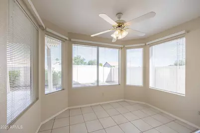 10622 W Mohawk Lane, Peoria, AZ 85382 - Photo 4