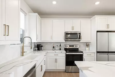 2121 W Sonoran Desert Drive #8, Phoenix, AZ 85085 - Photo 12