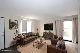 8819 N 12th Pl, Phoenix, AZ 85020 - Photo 2