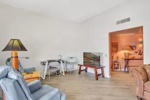 10306 W Hutton Dr, Sun City, AZ 85351 - Photo 8