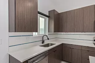 3109 N 39th St, Phoenix, AZ 85018 - Photo 2