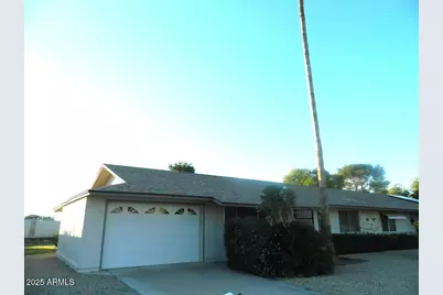 18842 N Lakeforest Drive, Sun City, AZ 85373 - Photo 2